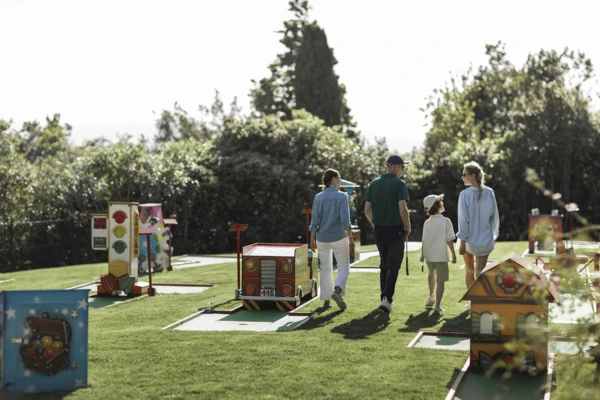 Card mini golf