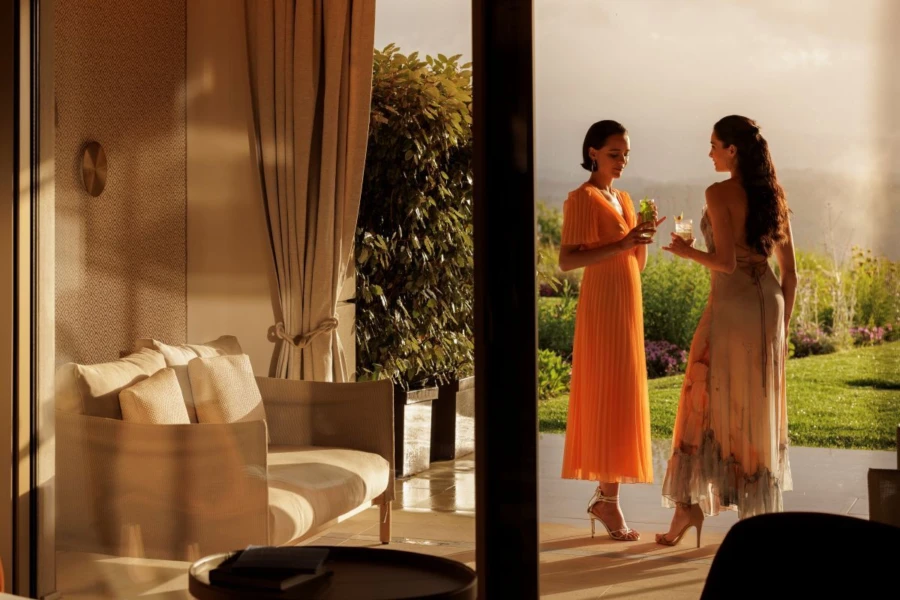Signature Suite Lifestyle 01